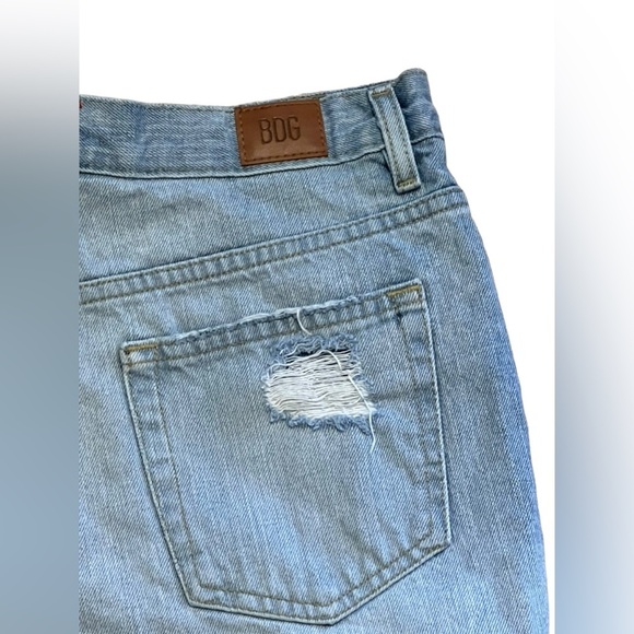 BDG Urban Outfitters girlfriend high-rise distressed denim cut off shorts - Picture 7 of 10